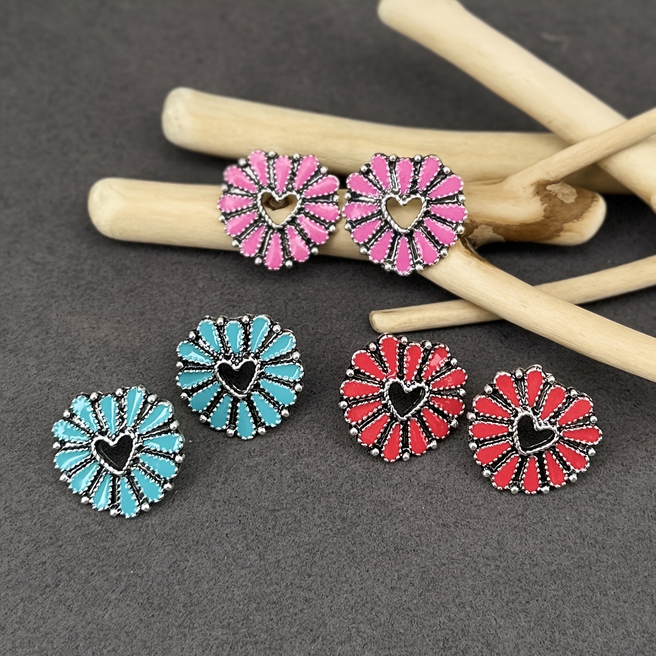 

1 Pair Bohemian Vintage--shaped Enamel Stud Earrings With Flower Accent - Alloy & Stainless Steel, Ideal For , Valentine's Day Gift, And Party Accessory, Novelty Earrings