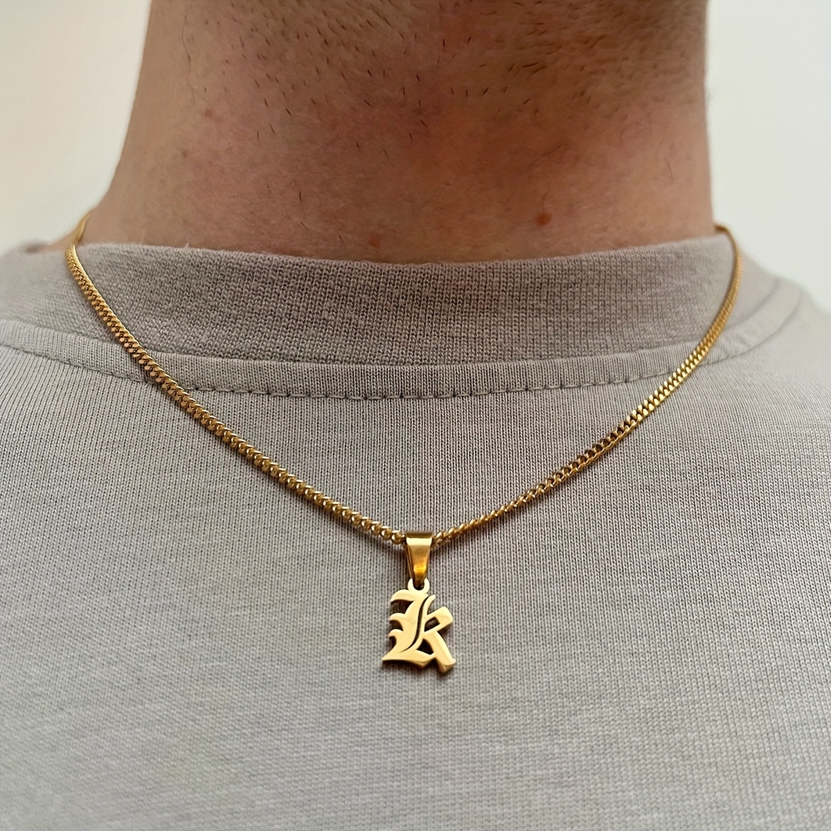 TEMU Collana Minimalista Personalizzata - Pendente Elegante in Acciaio Inossidabile 304L Oro 18K con 26 Lettere, Regalo per Festa del Pap� Natale San