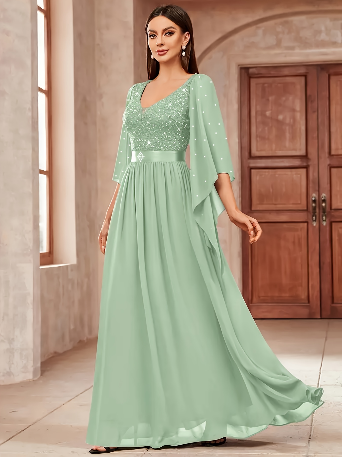 Elegant Women's V-neck Lace-trimmed Chiffon Banquet Gown, Suitable for Parties, Dinners, and Weddings