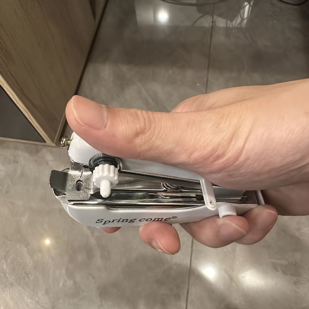 TEMU 1pc Handheld Manual Mini Sewing Machine, Portable Small Tailor Machine For Home Use, White, Repair Clothes