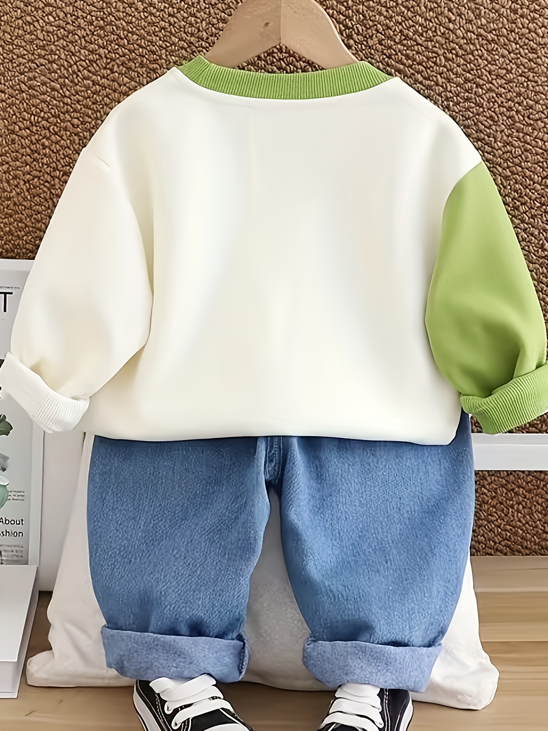 spring and autumn new boys set fashionable casual crocodile printed round neck hoodie for boys and   two piece set   outdoor Product details 1