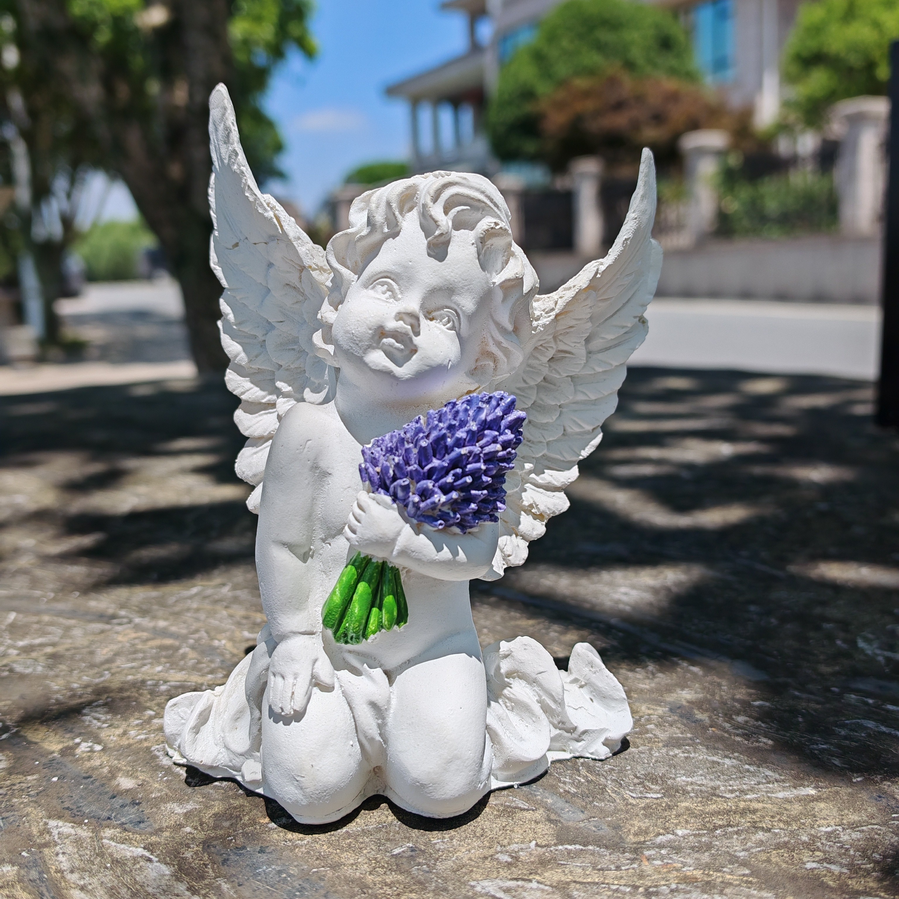 Resin Craft Single-hand Holding Lavender Display Piece French Sculpture Desktop Ornament Gift