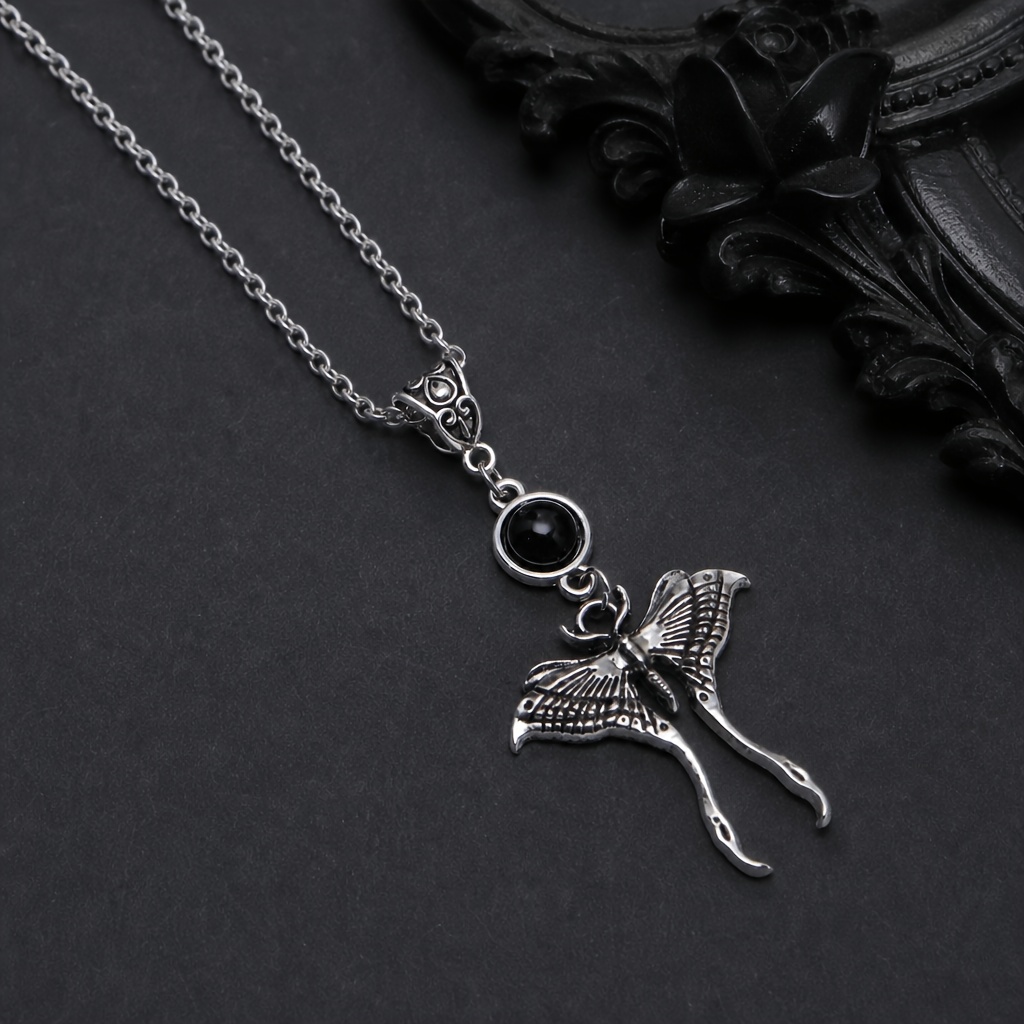 TEMU Gothic Y2k Moth Pendant Necklace - Vintage Distressed Suitable For Occasions, Moth & K K Plating Gift For Halloween, Mardi Gras, Casual Attire -