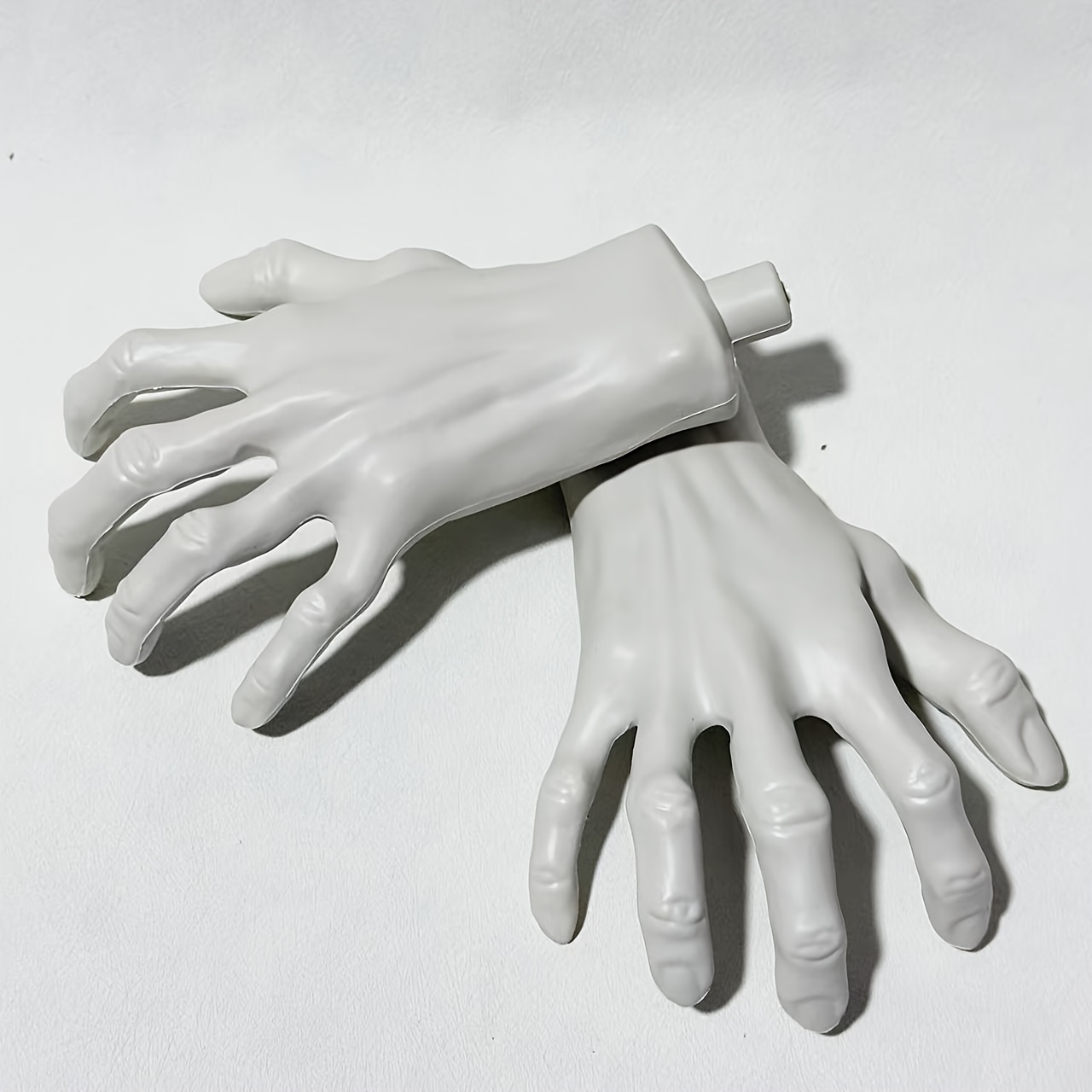 Life-sized Realistic Plastic Skeleton Hands For Halloween, Perfect For A Spooky Atmosphere At Outdoor Parties