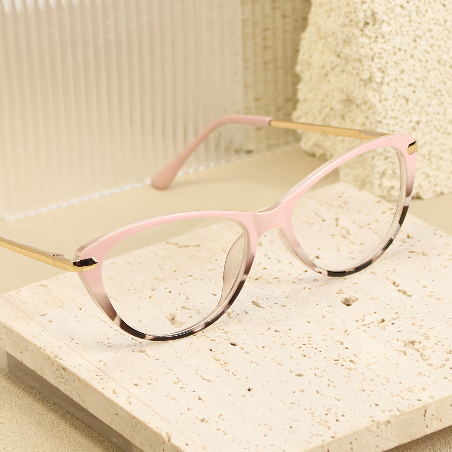 Cat-Eye Reading Glasses with Leopard Print Design