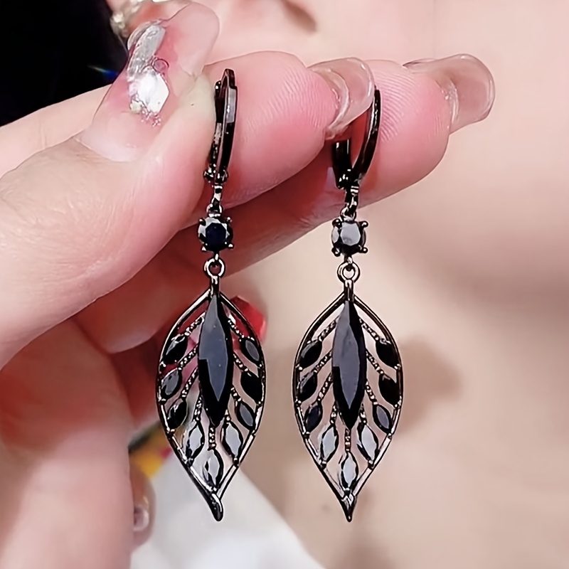 Image of A Pair Of Elegant Bohemian-style Pendant Earrings, Suitable For Women' Gatherings And Vacation Wear