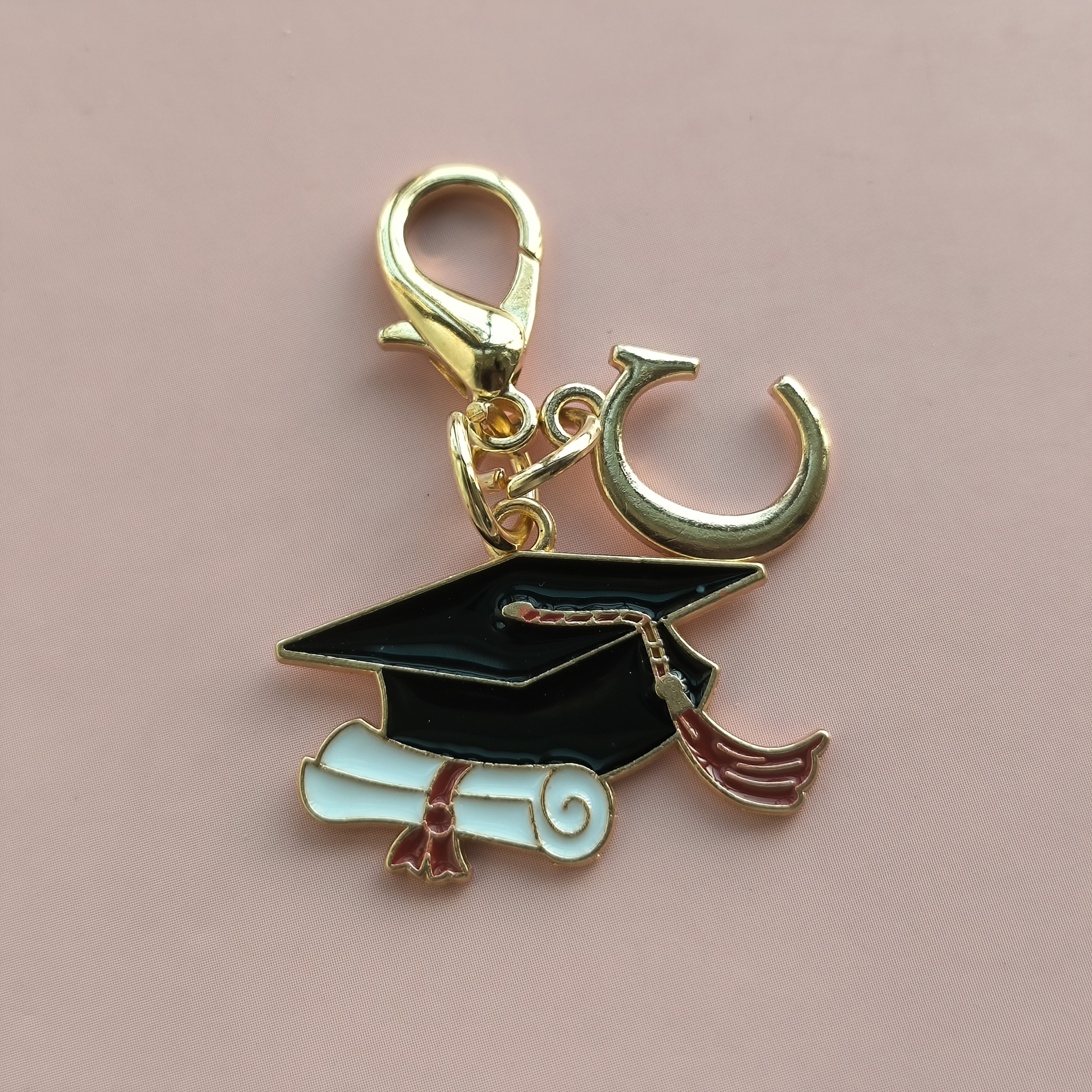 TEMU 1pc Porte-clés Tête de Chapeau de de Diplôme à Fermoir Tendance avec Lettre , Unisexe, Convient aux Sacs à Dos, Porte-clés, Choix Idéal pour la