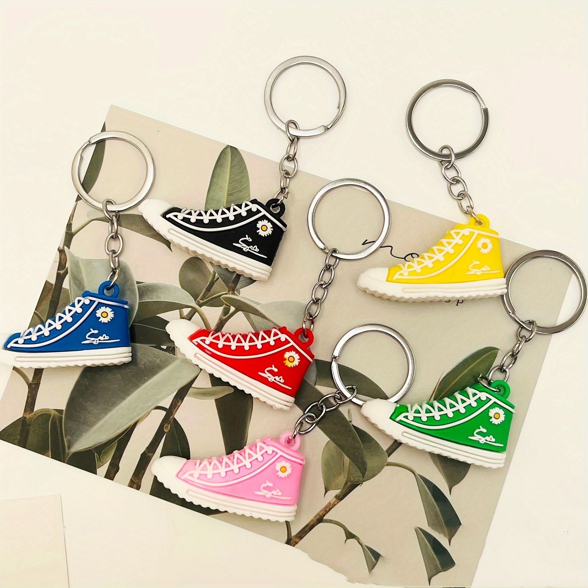 

6-pack Cute Daisy High-top - Casual Silicone Mini Shoe Bag Charms - Ideal Gift For Sports Enthusiasts And Everyday Use