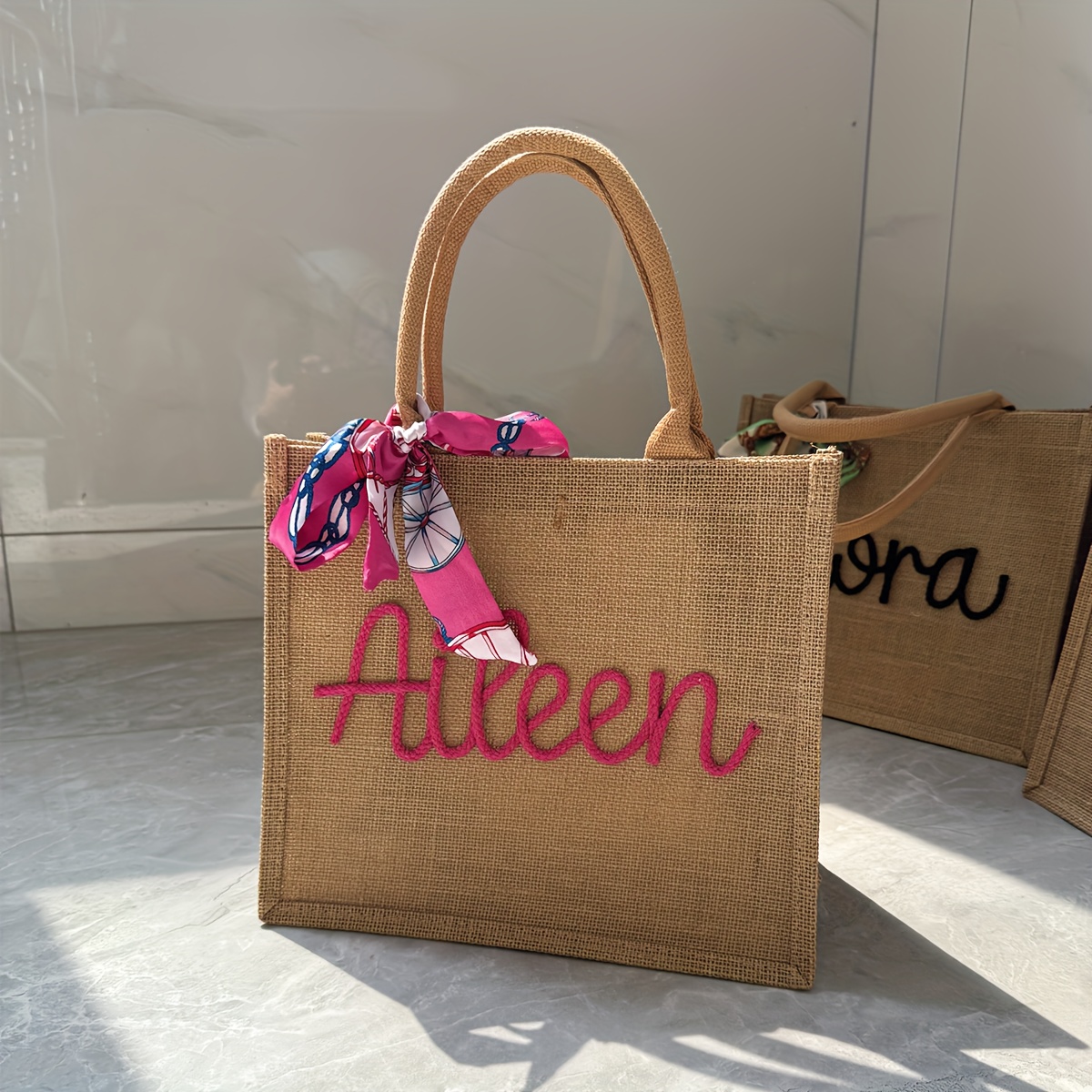 E-shop Personalisierte elegante Braut-Tragetasche – Damenhandtasche mit Namen Schal, geeignet für Junggesellinnenabschiede, Hochzeiten