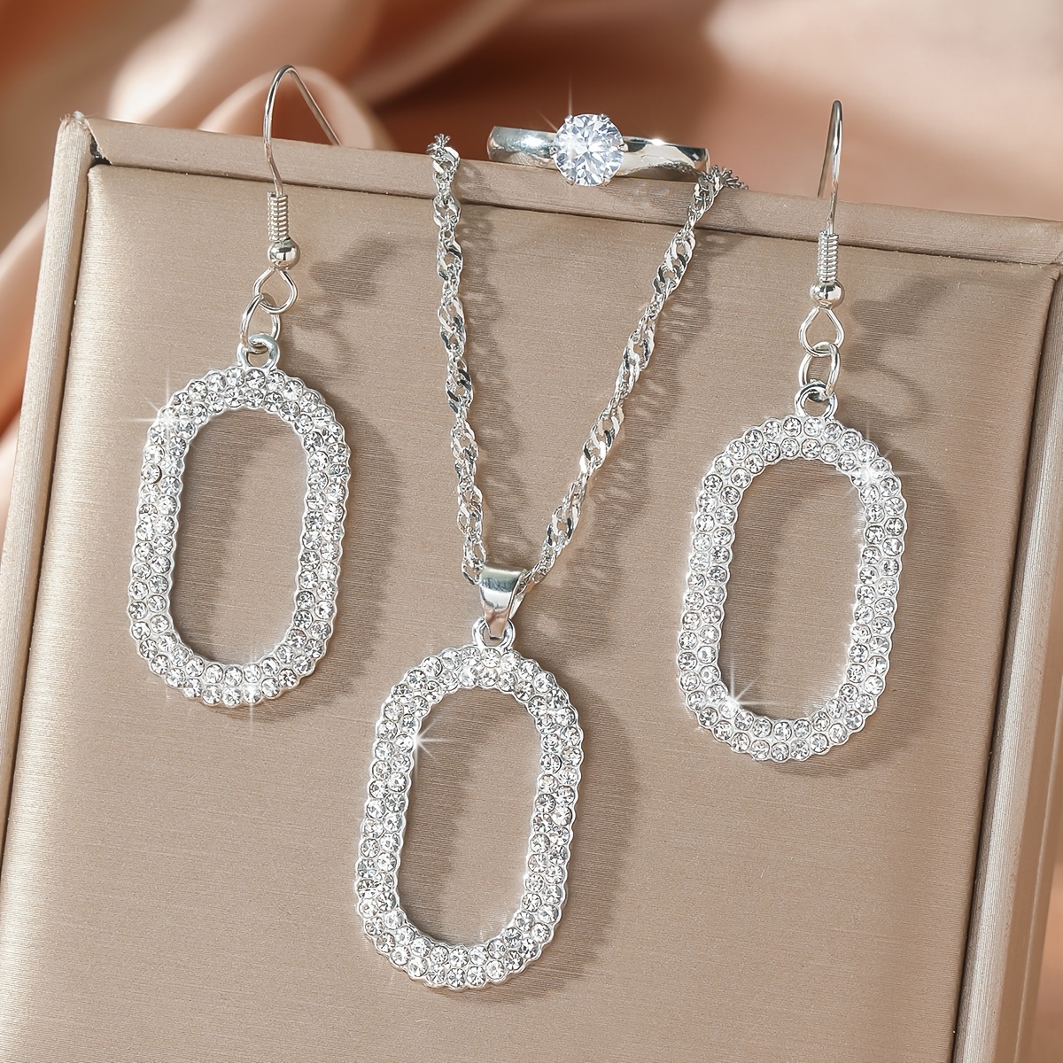 TEMU Set di gioielli scintillanti da 4 pezzi, 1 collana, 2 di orecchini e 1 anello, per l'uso , versatile per le feste e come regalo per le festivit�