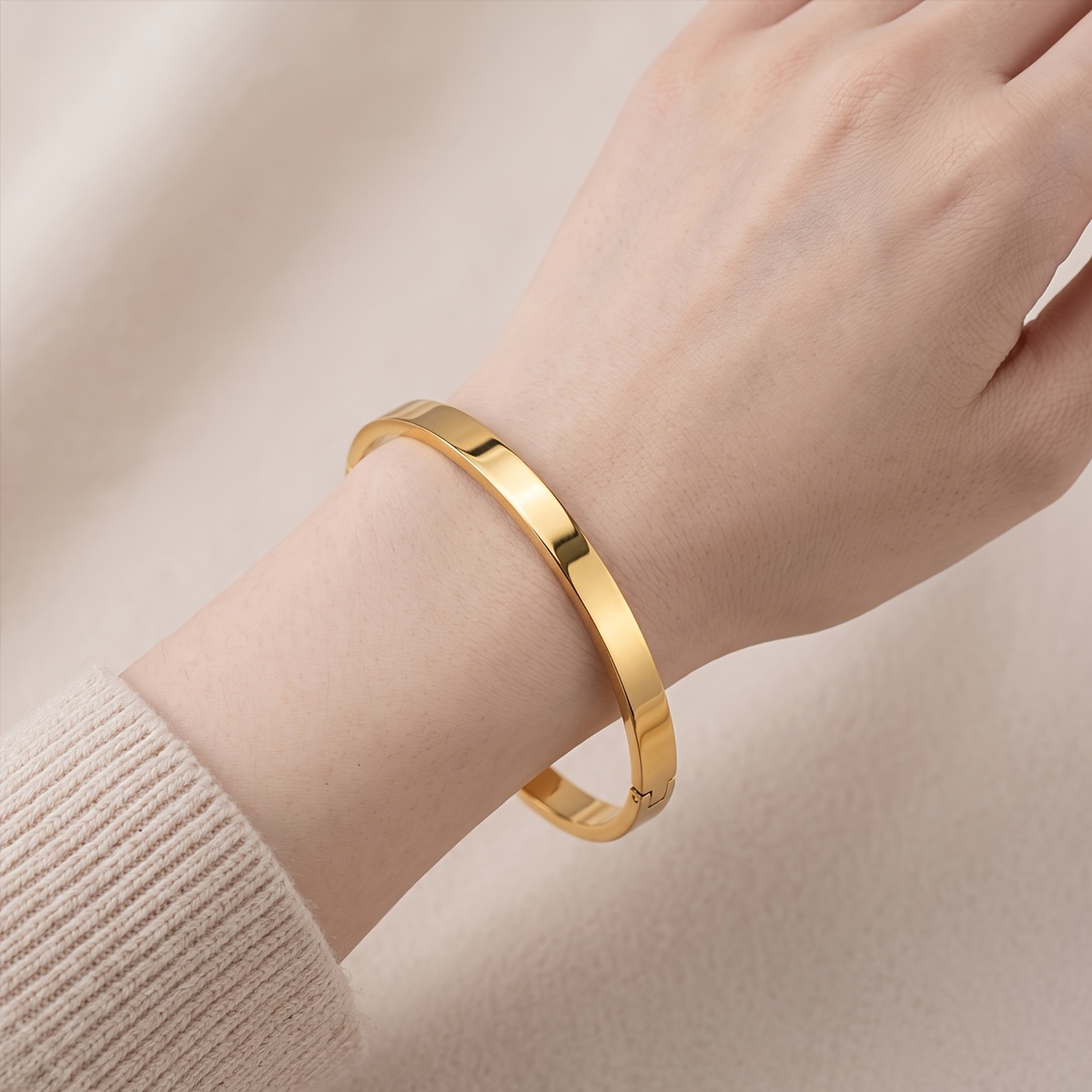3pc Vertical Stripe Embossed Golden Thin Bracelet Set