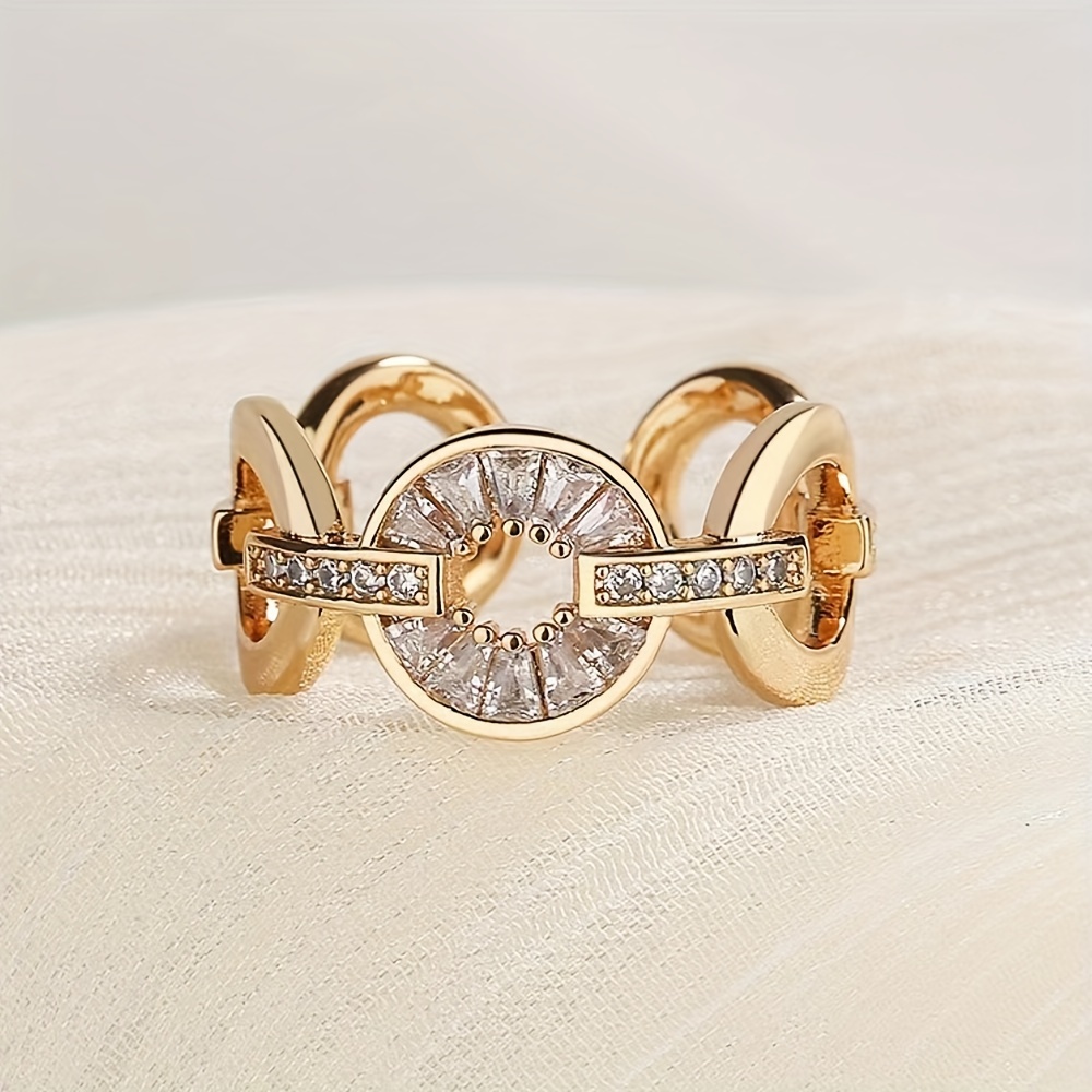 Image of Circular Ring With Adjustable Size, Exquisite And Luxurious Women's Ring. A Ring With Sparkling Synthetic Zirconia Stones. Brass Metal Anti Allergic Material, Suitable For Women' Wear Rings.
