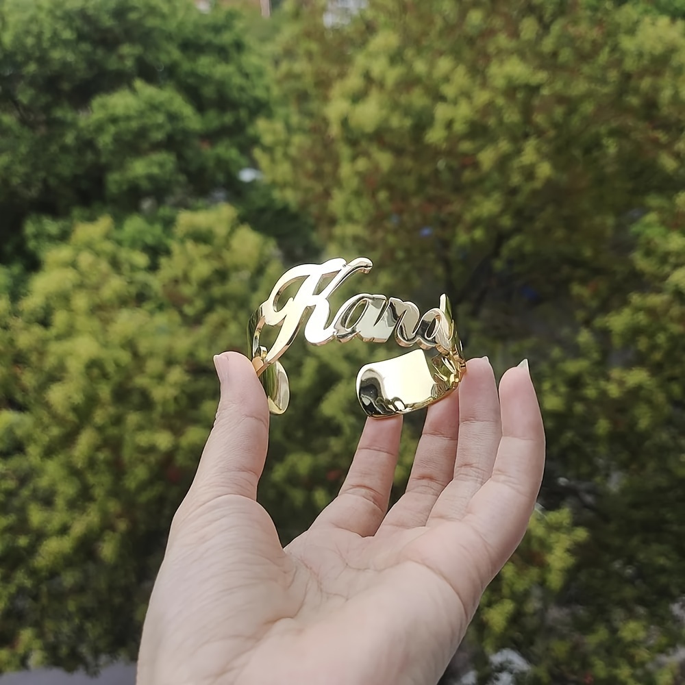 

Bracelet en Inoxydable Personnalisé - Élégant & , Nom Personnalisé en Décontractée