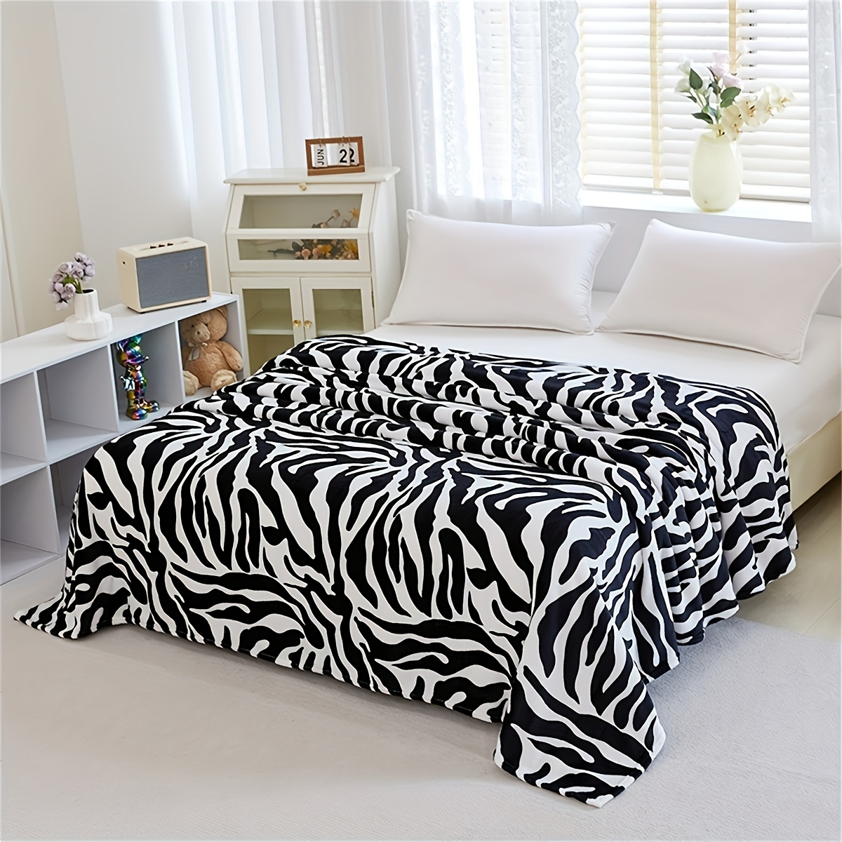 TEMU Zebra Print Blanket, Soft And Warm Nap Blanket For Sofa, Couch, Office, Bed, Camping, And Travel, A Versatile Gift Blanket Suitable For