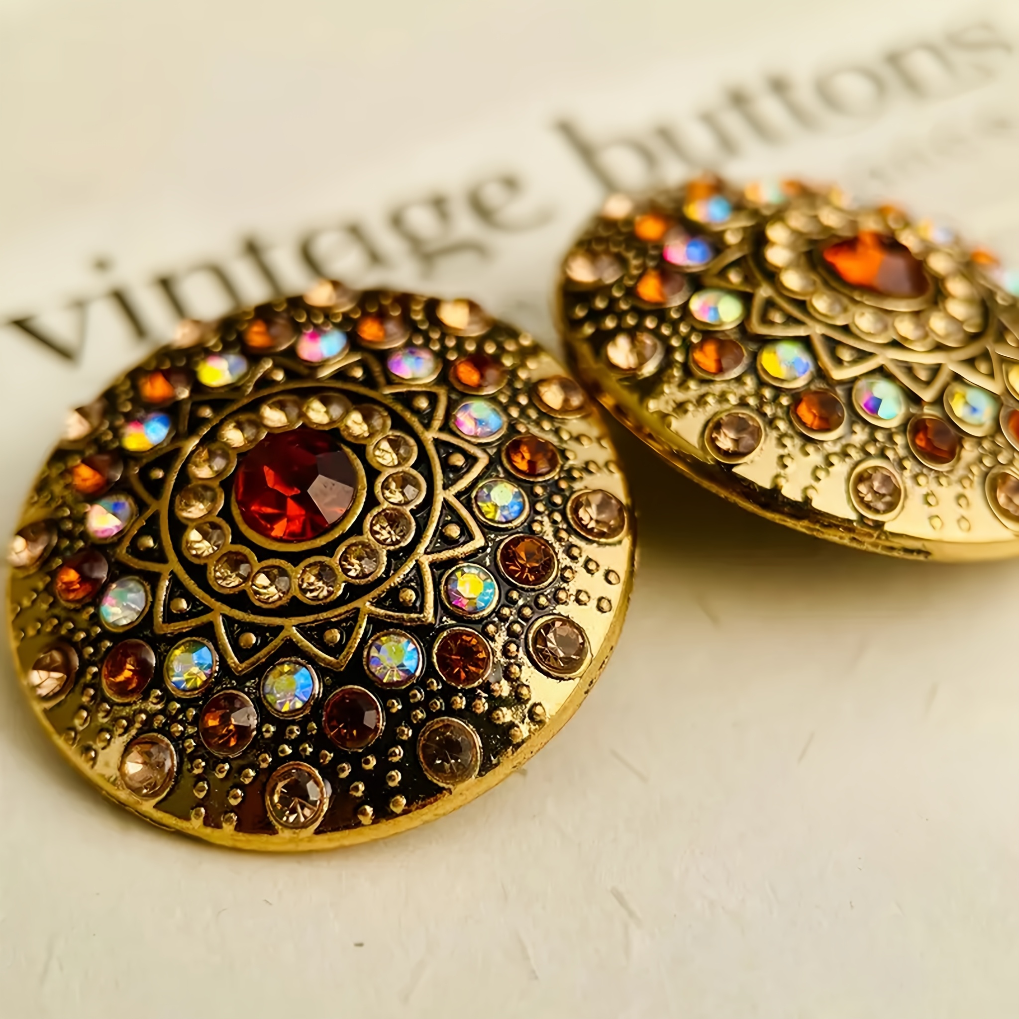 E-shop 5 Stück Traditionelle Vintage Dekorative Knöpfe | Strass-Einlegearbeiten, Vergoldenete Ethnische Muster, 27mm, Metall in gemischten Farben