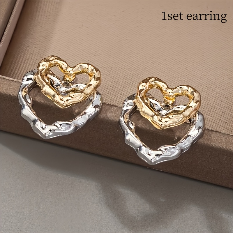 TEMU Un di orecchini classici, minimalisti, versatili, eleganti e squisiti a con forma a cuore traforato e design , per outfit quotidiani, feste,