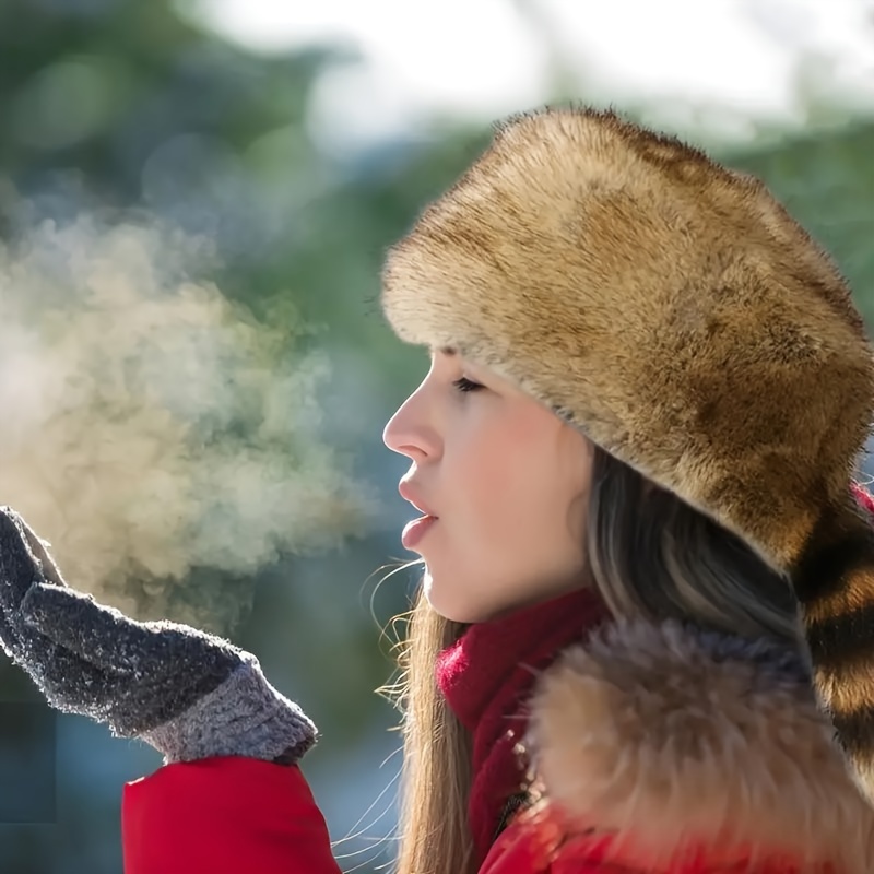 

Bonnet d'Hiver Confortable en Fausse Fourrure avec Queue de Raton Laveur pour Femmes - Épais, Chaud & Protège-Oreilles, Parfait pour le Camping & les Activités en Plein Air