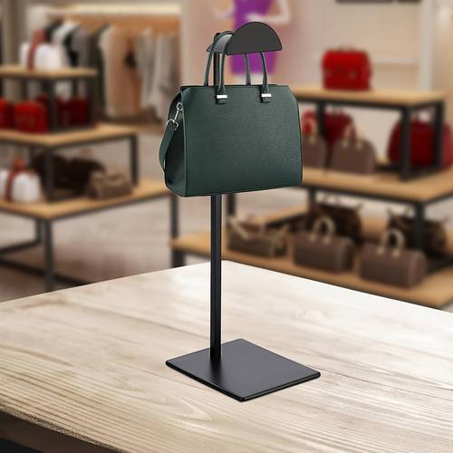 twee elegante display stands voor handtassen, gemaakt van roestvrij staal met een zwart geschilderd uiteinde, geschikt voor het ophangen van portefeuilles, hoeden en kettingen. ideaal voor gebruik in huizen, boutique en accessoire . ze zijn roestbestendig, en stabiel.
