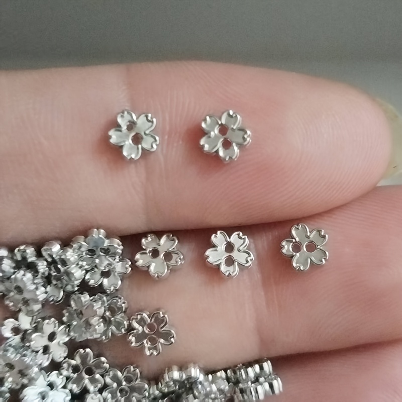 E-shop Extra Kleine Handgefertigte Mini Metall Kirschblüten Knöpfe - 20 Stück 5mm Knöpfe. Geeignet für Handgemachte Puppenkleidung Knöpfe