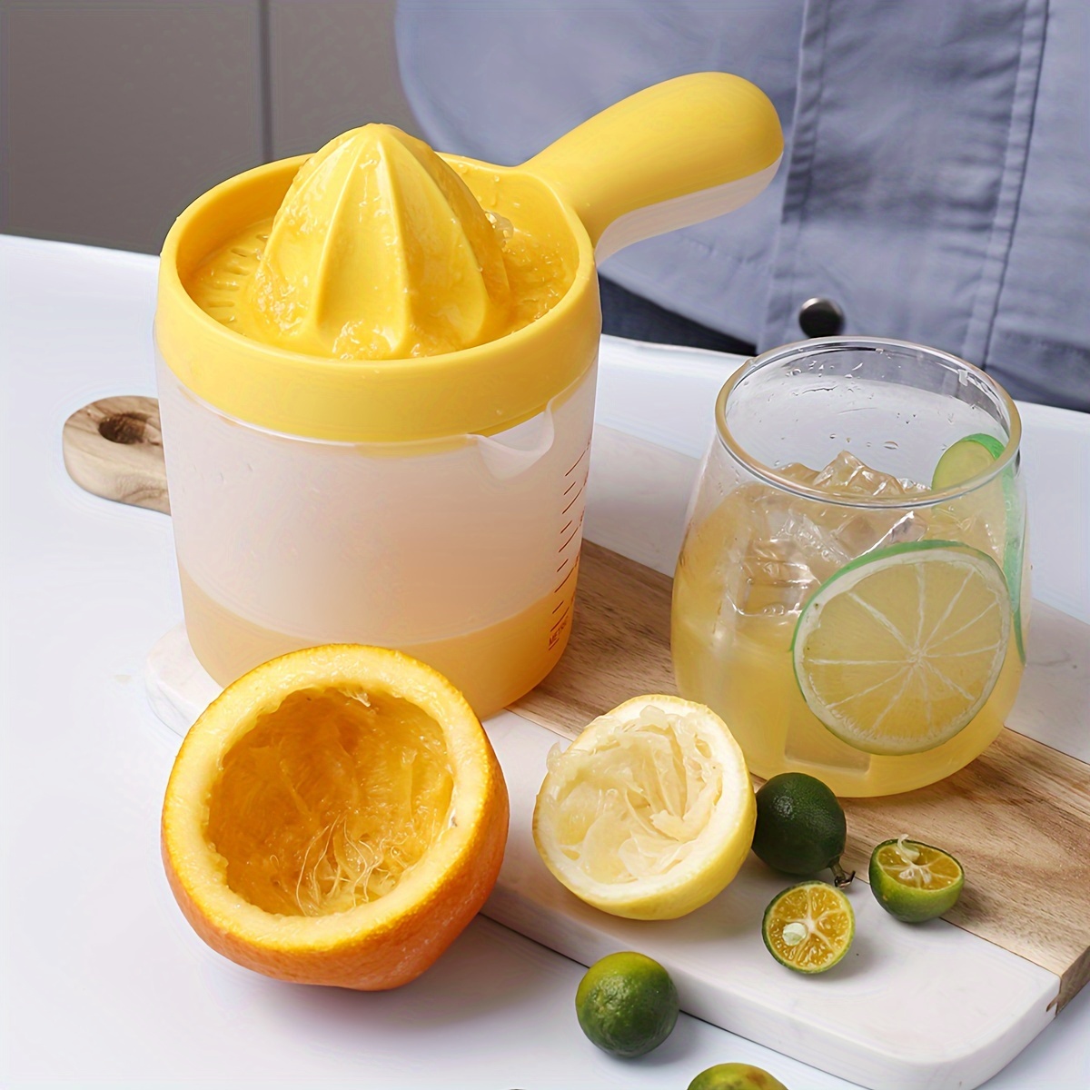 

1pc, Citrus Juicer, Multifunctional Lemon Juicer, Creative Orange Juicer, Manual Juicer, Manual Hand Squeezer With Built-in Measuring, Kitchen Stuff, Kitchen Gadgets Kitchen Accessories