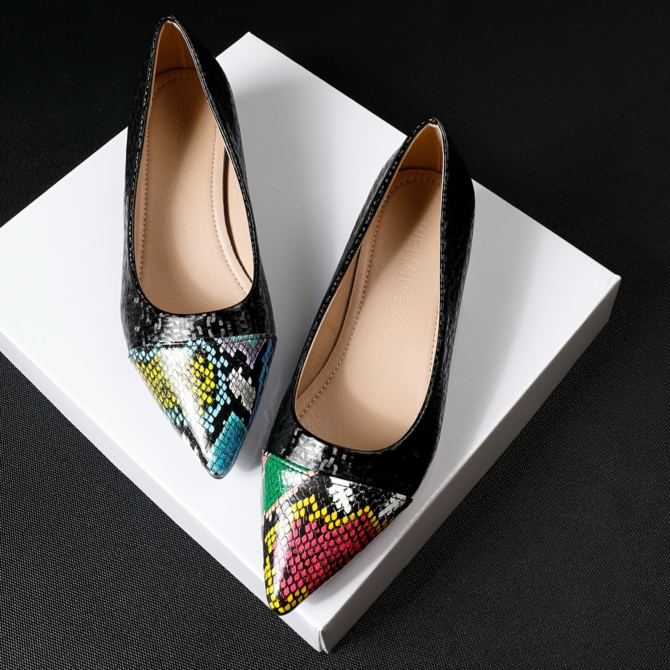 pair fashion snakeskin pattern pointed toe pumps low block