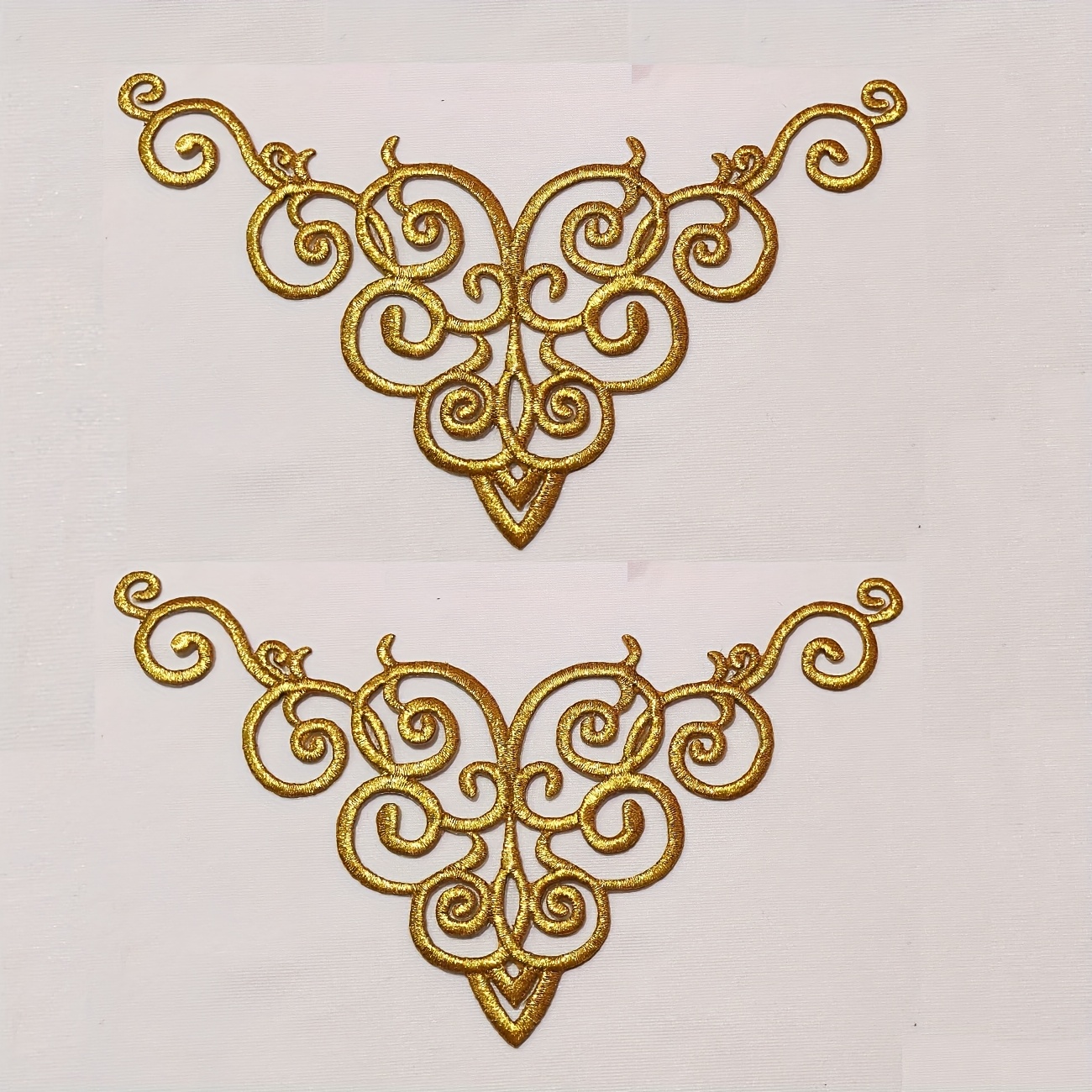E-shop 2 Stück Bestickte Dekorative Stoffaufnäher, Goldene/Silberne Blumen-Aufkleber, DIY Bastelbedarf