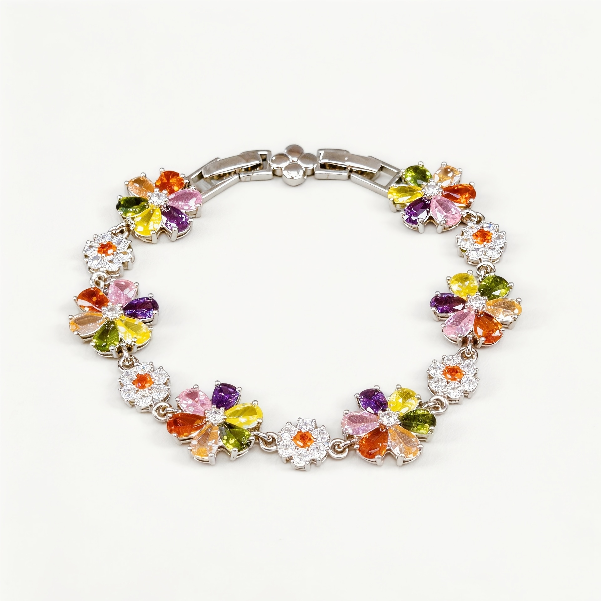 Image of Luxurious And Exquisite S925 Silver Bracelet, Flower-shaped Inlaid With Synthetic Zirconia, Suitable For Daily Wear And Parties, The For Holidays And Vacations