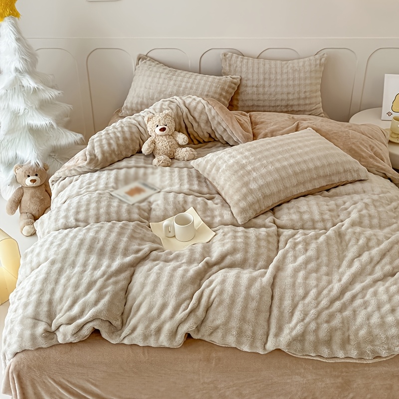 Image of 3pcs Bubble Rabbit Plush Rabbit Fleece Minimalist 240g Bubble Fleece 130g Crystal Fleece Double Quilt Three-piece Set Includes 1 Quilt Cover And 2 Pillowcases