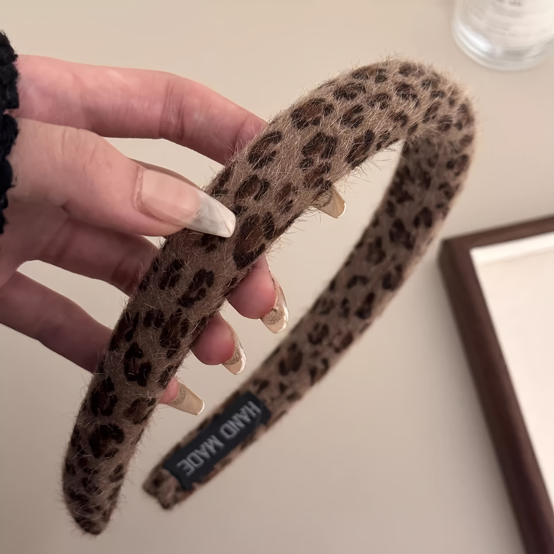 Image of Leopard Print Plush Headband Vintage Hair Hoop Autumn And Winter New Versatile Going Out Korean Style Headband For Women