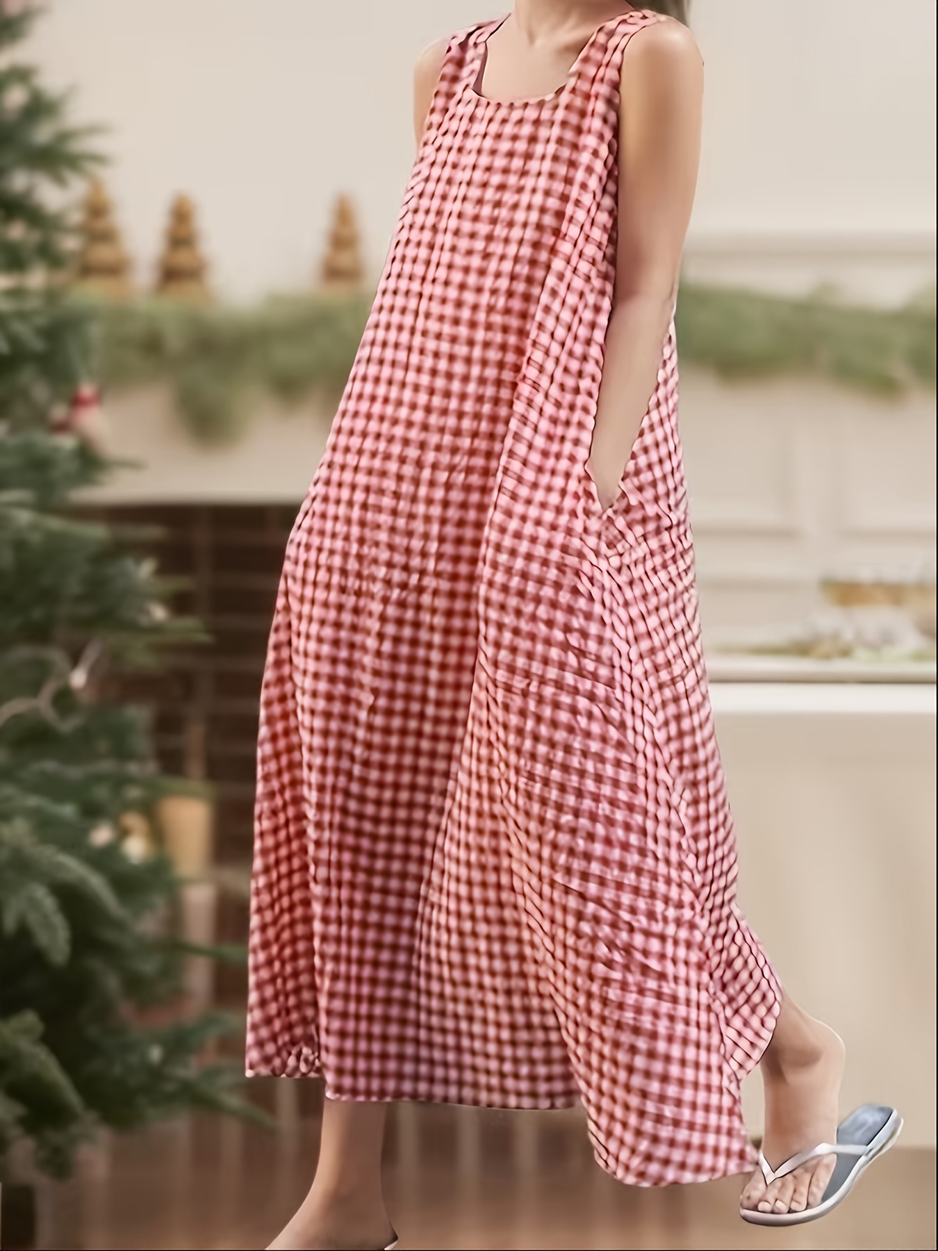 εικόνα αντικειμένου plus size - plus size - ένα vintage αμάνικο μακρύ φόρεμα για γυναίκες με τσέπες - σχεδιασμός αλφαριθμιού, με κόκκινο και λευκό καρό μοτίβο, από ελαφρύ υλικό, κατάλληλο για άνοιξη, καλοκαίρι και φθινόπωρο, ένα χαριτωμένο καλοκαιρινό φόρεμα