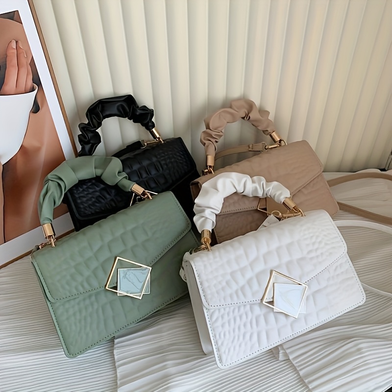 Bandolera Acolchada para Mujer con Correa de Cadena Dorada y Cierre de Broche - Bolso Urbano Chic Mediano, Forro de Poliéster, Disponible en /Verde Oscuro/Beige/Blanco - Versátil para Uso Casual y Profesional, Diseño Elegante, Textura Acolchada