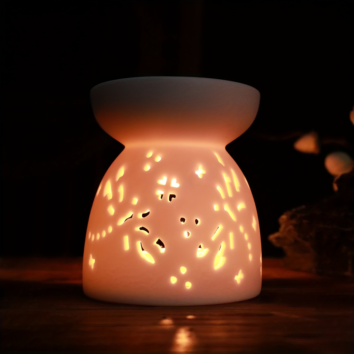 

1pc Handcrafted Ceramic Candle Holder, Elegant Cut-out Design, Tea Light Wax Warmer, Home Fragrance Decor, Essential Oil Burner For Home Relaxation