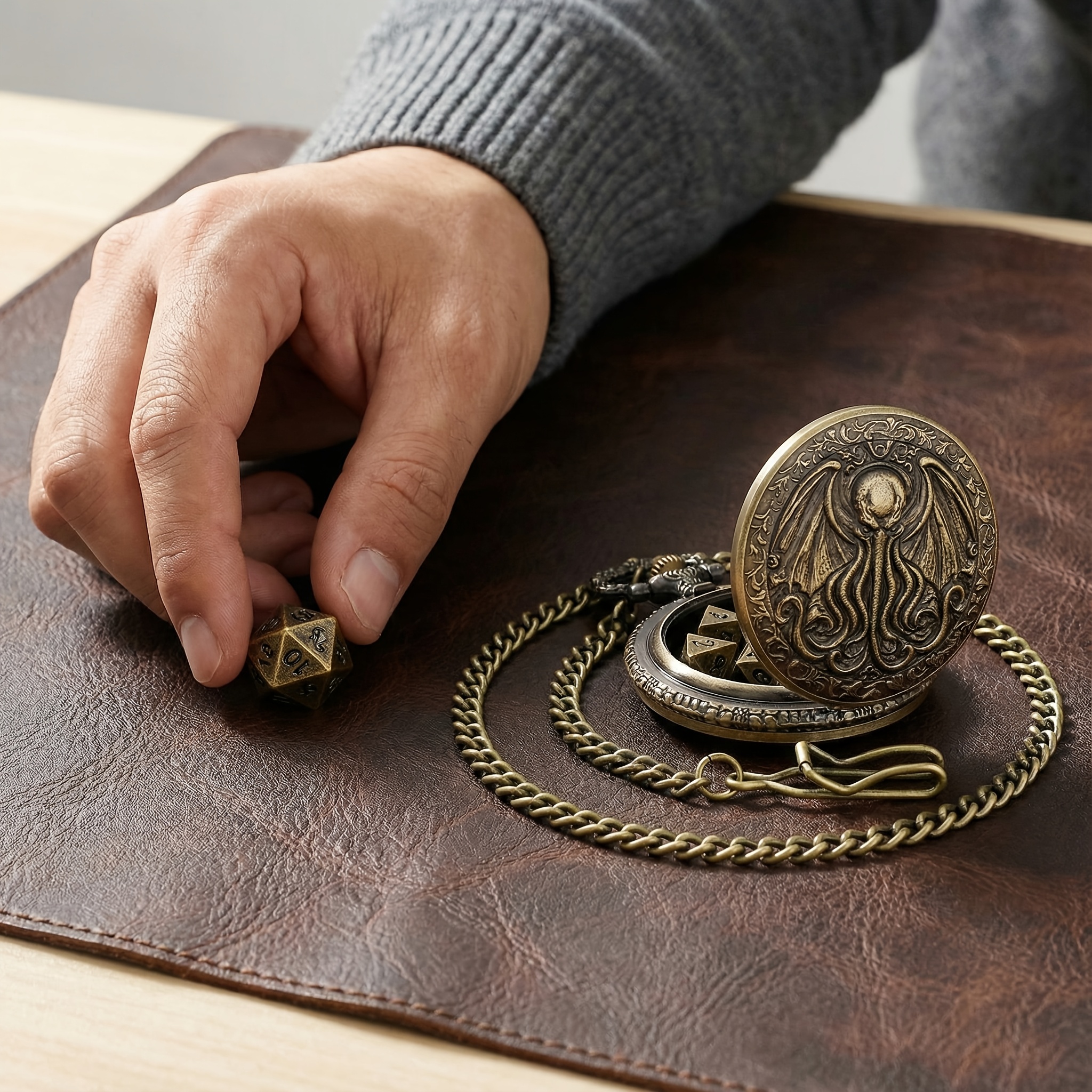Winged Octopus Metal Case with Mini Dice