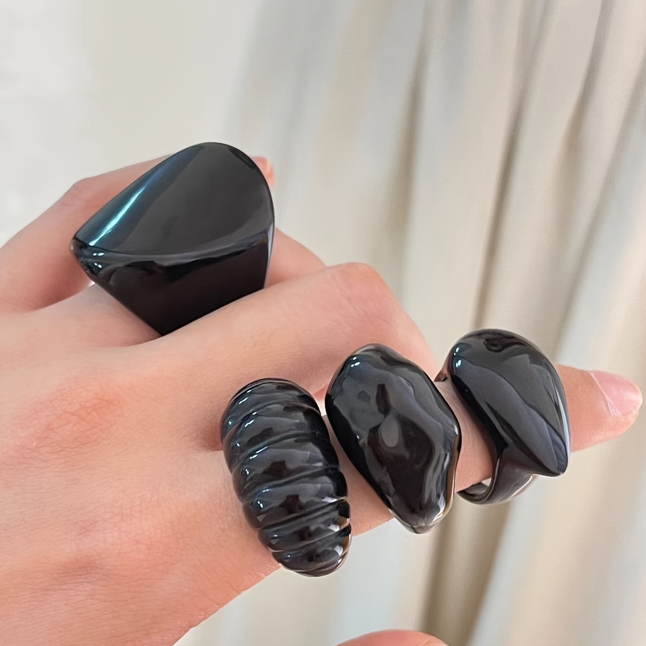Black Resin Ring Thumb Ring Wealth Hand Jewelry Men Women Ring Light Luxury Couple Band Valentine's Day Gift 4pcs Set