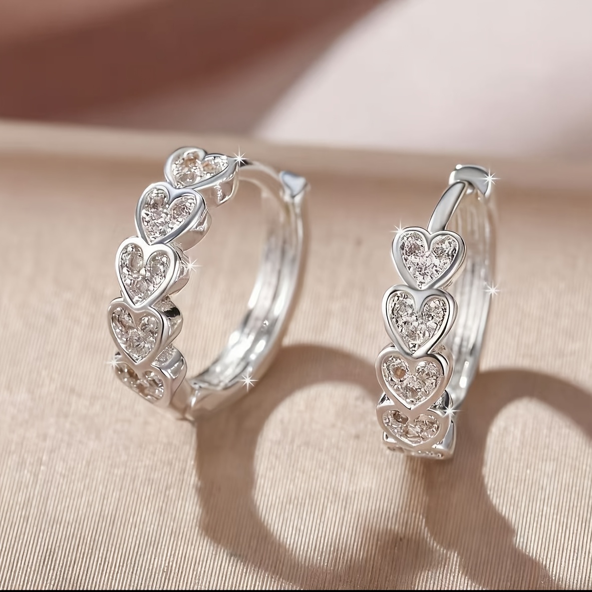 1 Pair Of Elegant Heart-shaped Earrings - Anti-allergy, Unique Heart-shaped Design, Suitable For Casual Wear And Parties, Perfect For December Birthday Stones And Valentine's Day Gifts