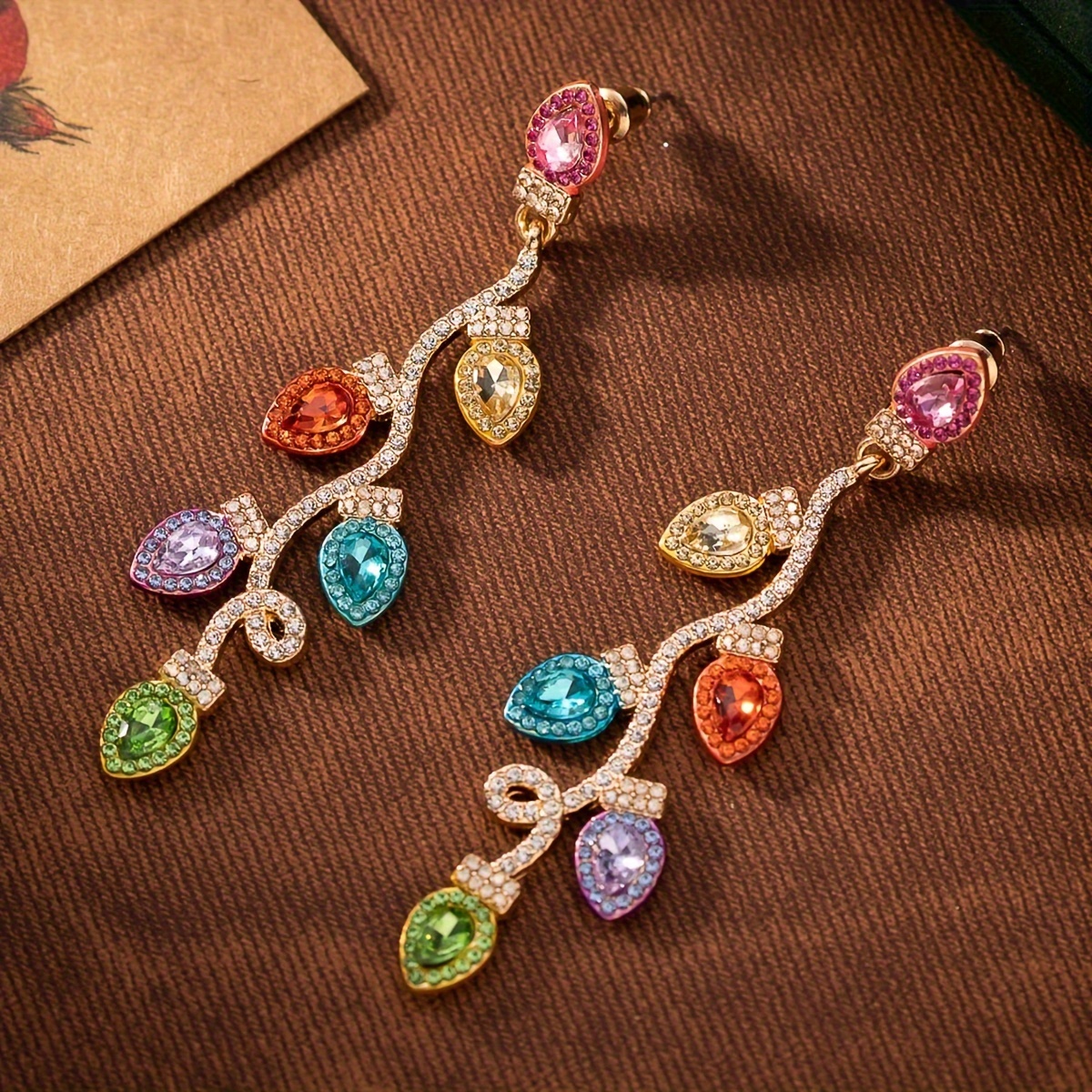 TEMU Un Par de Exquisitos Aretes de Árbol de Navidad, Aretes de Bombillas Navideñas Coloridas, Aretes Brillantes de con Zirconia Cúbica Sintética,