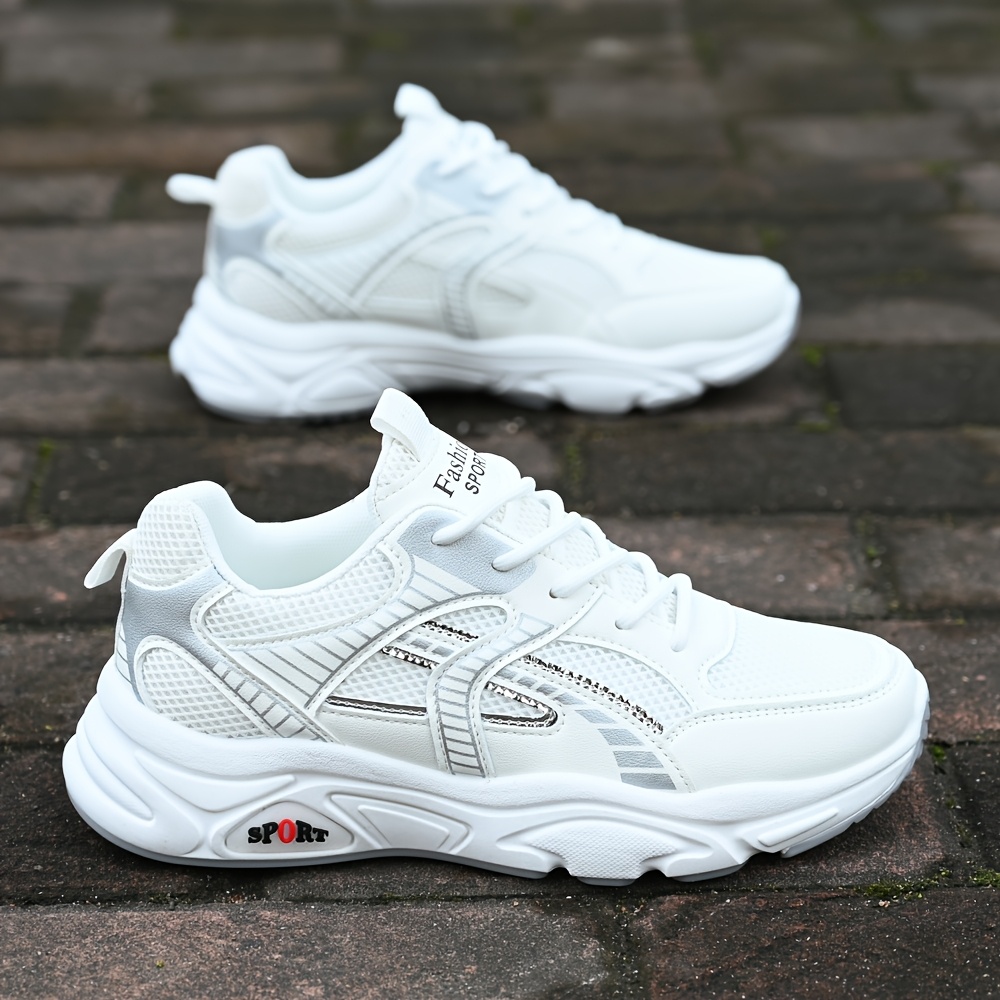 The New Casual Sneakers Are Lightweight And Breathable, Ensuring Comfort Throughout The Day. They Are Suitable for Running And Everyday Outdoor Activities, Featuring a Lace-Up Design And Double-Layer Mesh for a More Comfortable Fit