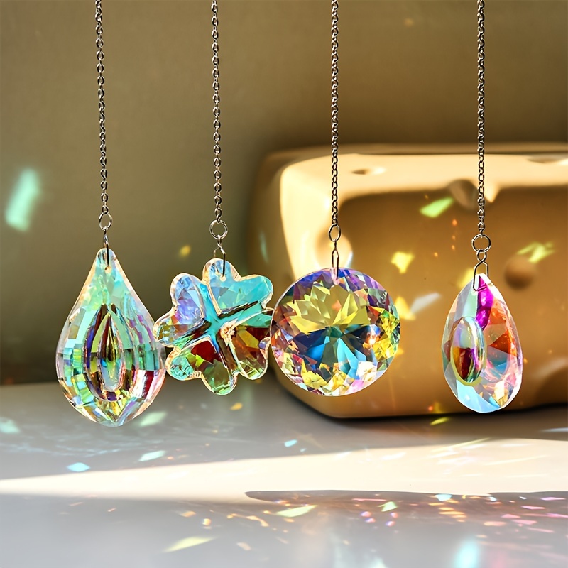 

Unici Ensemble de 4 Capteurs de Soleil en Cristal Colorés - Suspensions de Fenêtre Prisme Arc-en-ciel pour la Décoration de la Maison & du Jardin, Parfait pour la Chambre, le Bureau et l'Arbre de Noël