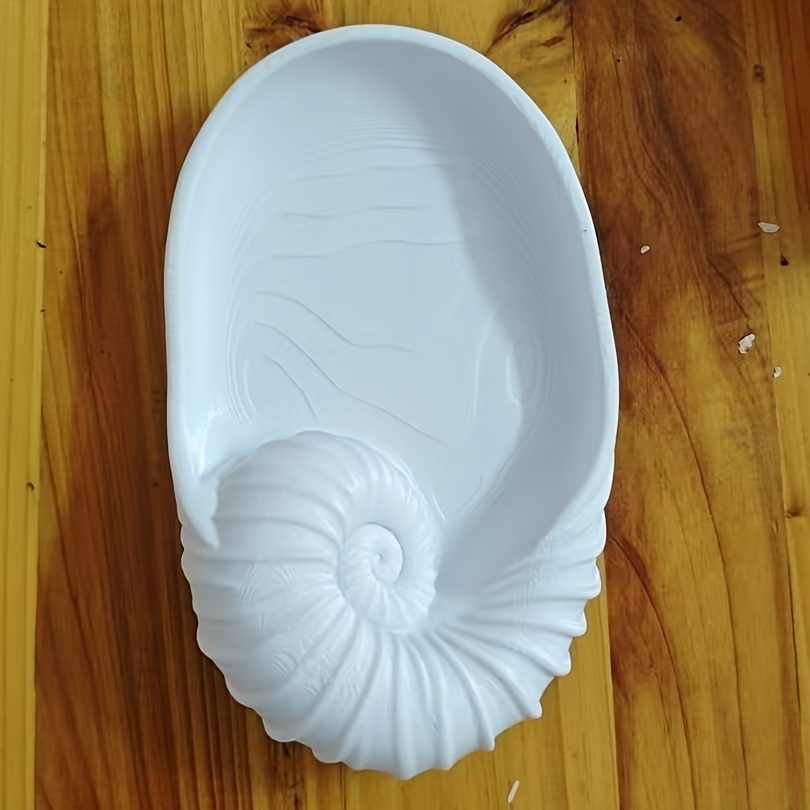TEMU -shaped Multifunctional Tray With . The Left Side Features A Realistic Shape, While Maintains The Practicality Of An Open Dish For Everyday Use.