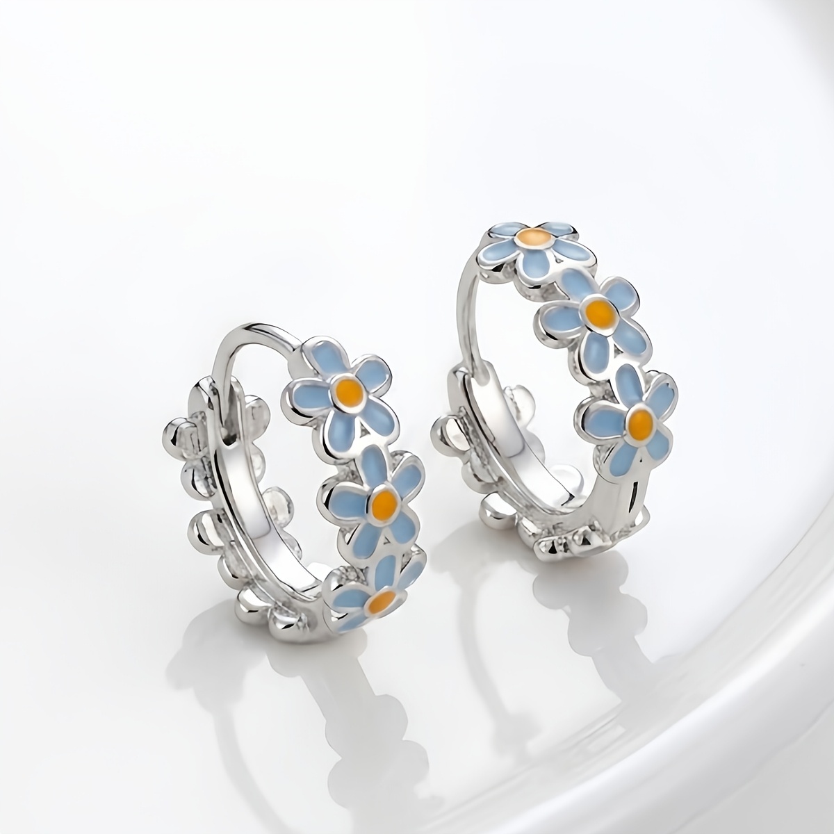 TEMU 1 Pair Cute Blue Daisy Hoop Earrings, Floral Pendant Ear Jewelry, Elegant Daily Accessory Gift
