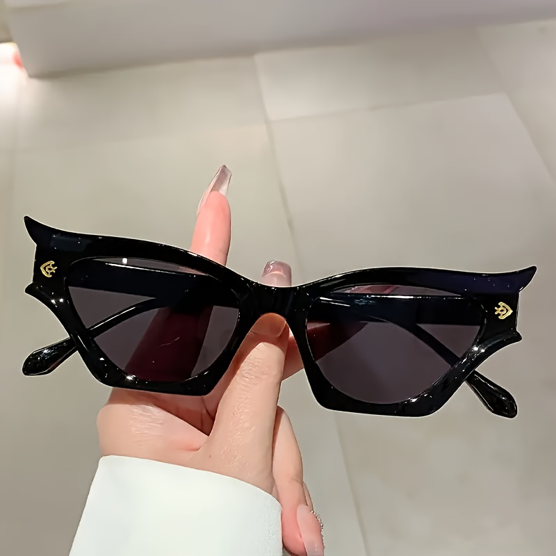 

Eye For Women Modern Shades Fashion Decorative