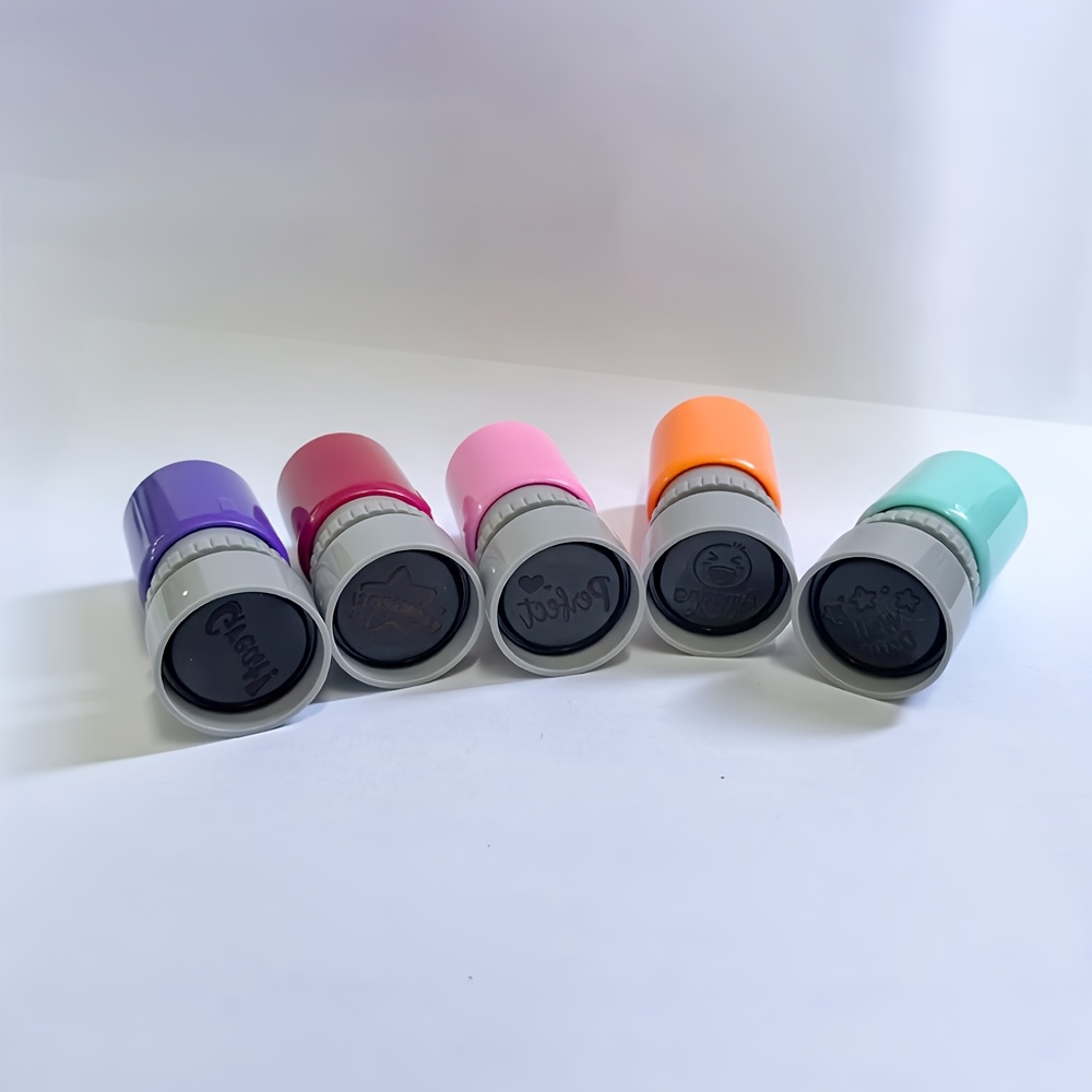 Five Colorful Round Encouragement Stamps for Teacher Feedback