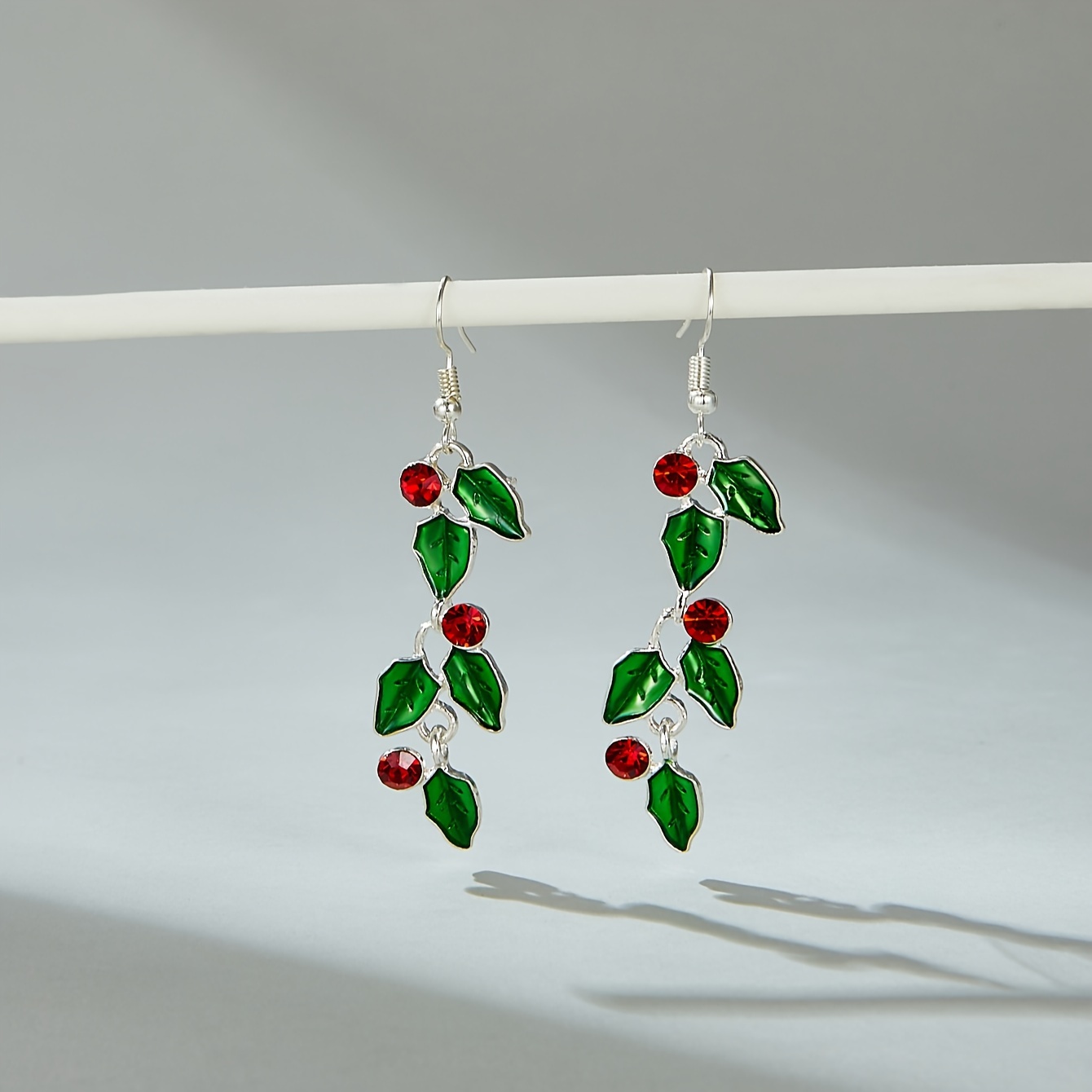 

Festive Christmas Earrings: Water Drilled Holly Leaves With Red Berries, Alloy Material, Zinc Alloy Ear Hooks, Suitable For Daily And Party Wear, Christmas Season