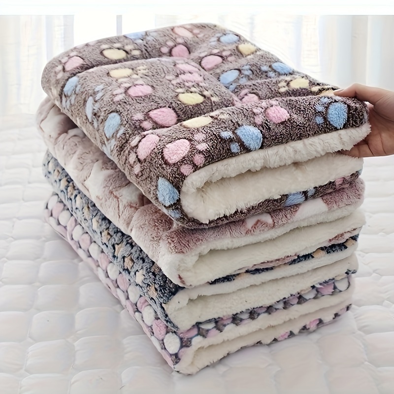 

Thick Pet Bed Cushion, Soft Pet Sleeping Pad For Autumn And Winter To Keep Pets Warm Christmas Gift