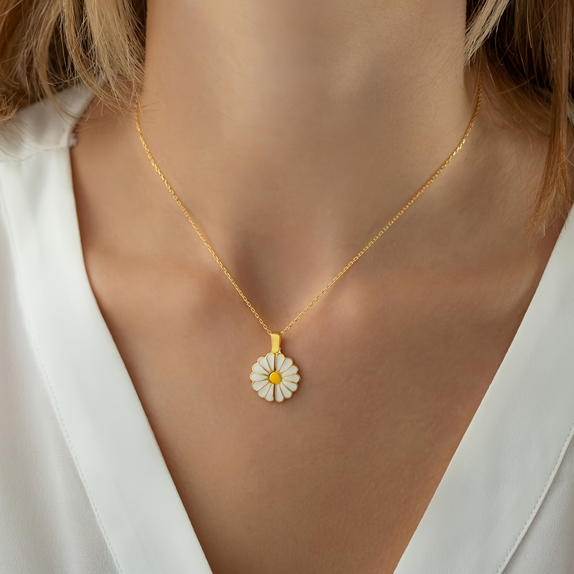 TEMU 1pc Customizable Text Daisy Necklace - Personalized Engraved Pendant - Exquisite Friendship Gift For Women, Mom, Daughter, Girlfriend - Suitable