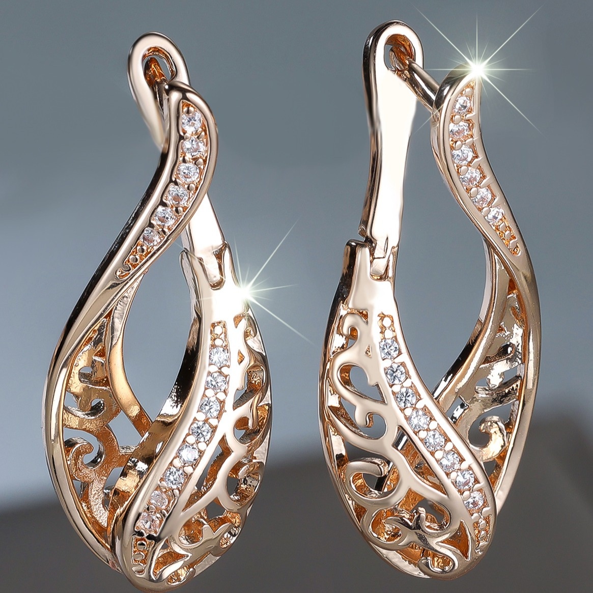 E-shop Ein Paar elegante böhmische synthetische Zirkonia-Blumenranken-Hohlohrringe, modische exquisite Creolen für Frauen, Geschenk für die Freundin