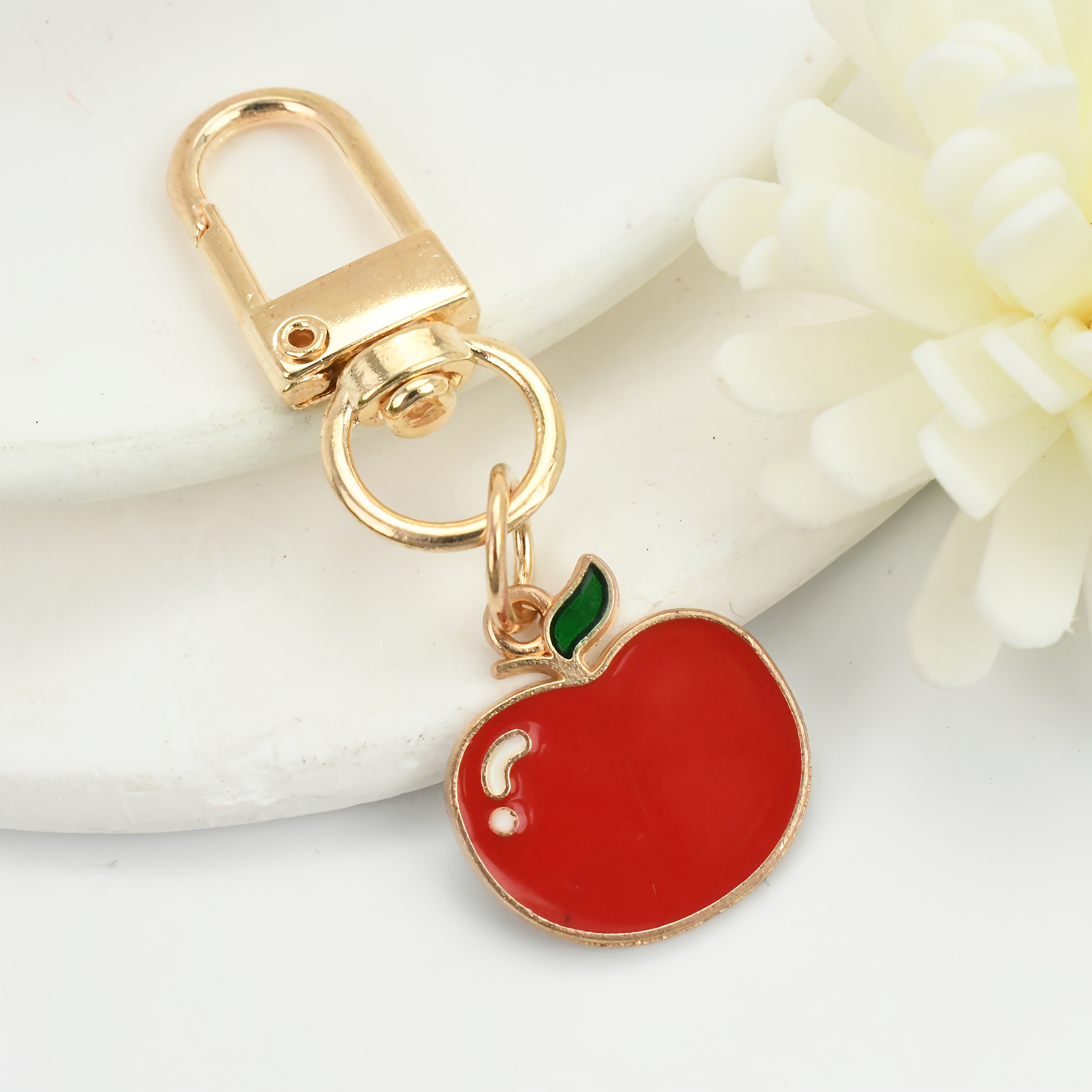 TEMU 1pc A Simple Red Keychain Alloy Car Key Accessory Pendant For Men And Women Bag Pendant Creative Souvenirs For Family Parties Give Your Friend A