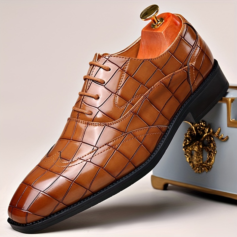 3332 Chaussures de ville formelles pour hommes, brillantes, chaussures de mariage tendance pour marié, chaussures de costume uniformes pour hommes, à la mode et tendance