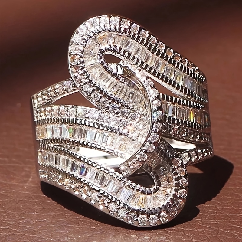 Women's Elegant Temperament Pave Sparkling Synthetic Zirconia Ring