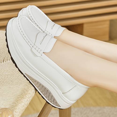 imagen del artículo zapatos de mujer de punta redonda y para /otoño 2026, con diseño de de plataforma cuña . fáciles de poner y quitar, cómodos y no agotadores de llevar. estilo mocasín , elegante, adecuados para desplazamientos diarios y informales.